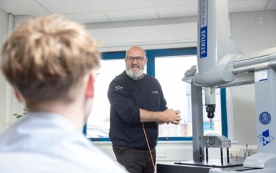 Trainer delivering GD&T training in a workshop